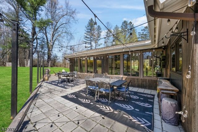 211 Mountain View Rd, Hillsborough Twp., NJ 08844