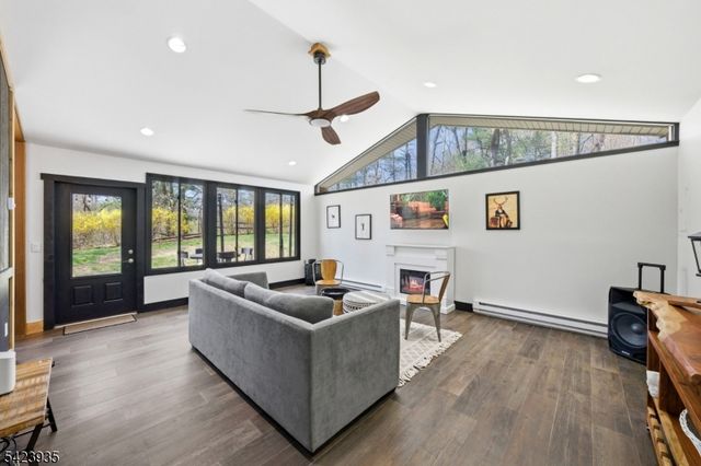 211 Mountain View Rd, Hillsborough Twp., NJ 08844