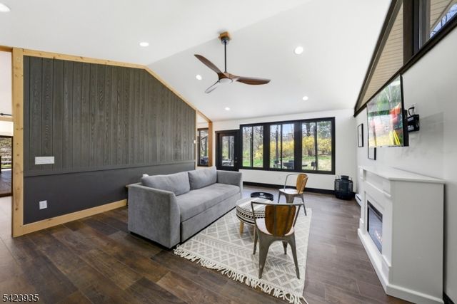 211 Mountain View Rd, Hillsborough Twp., NJ 08844