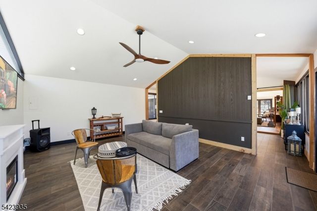211 Mountain View Rd, Hillsborough Twp., NJ 08844