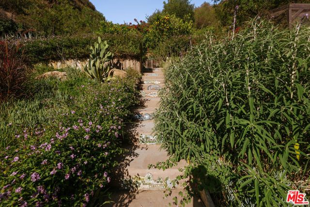2618 Mandeville Canyon Road, Los Angeles, CA 90049