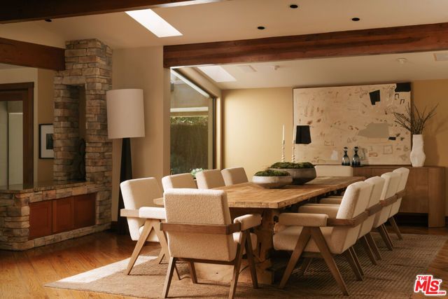 2618 Mandeville Canyon Road, Los Angeles, CA 90049
