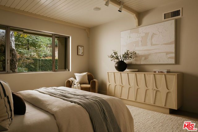 2618 Mandeville Canyon Road, Los Angeles, CA 90049