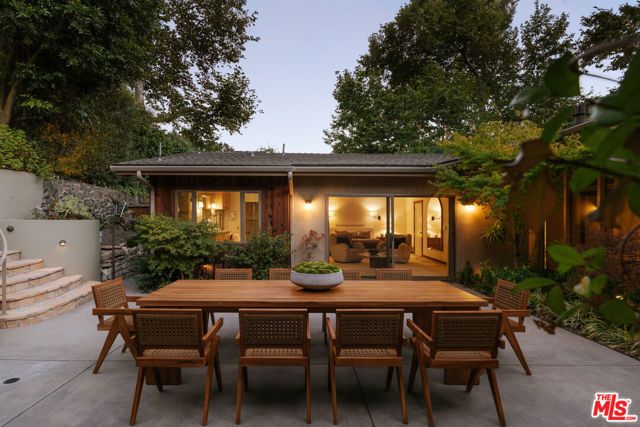 2618 Mandeville Canyon Road, Los Angeles, CA 90049