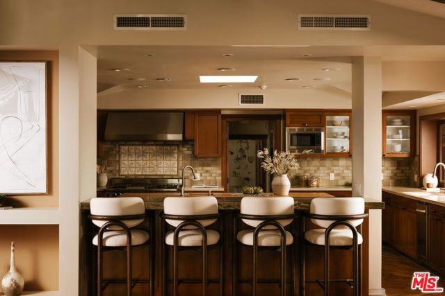 2618 Mandeville Canyon Road, Los Angeles, CA 90049