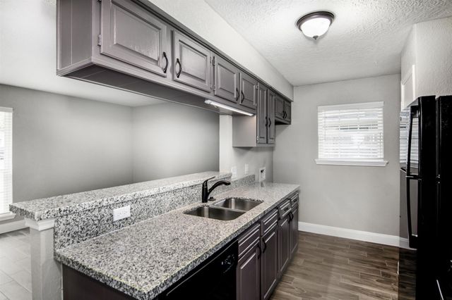7426 Aljean Lane, Pasadena, TX 77536
