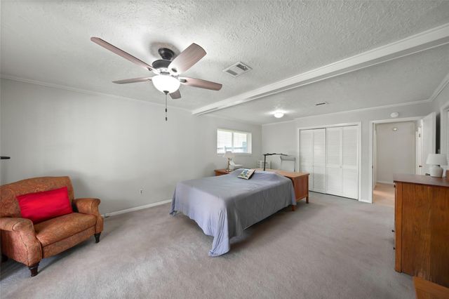 2111 Willow Boulevard, Pearland, TX 77581