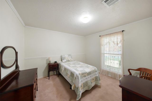 2111 Willow Boulevard, Pearland, TX 77581