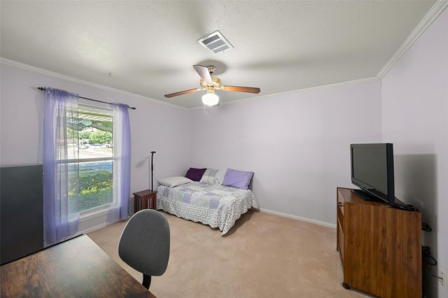 2111 Willow Boulevard, Pearland, TX 77581