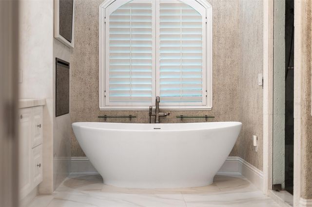 9212 ISLAND LAKE COURT, Orlando, FL 32836