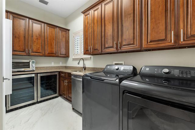 9212 ISLAND LAKE COURT, Orlando, FL 32836