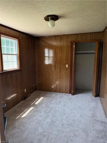 1362 Us 158 US Highway 158, Reidsville, NC 27320