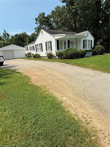 1362 Us 158 US Highway 158, Reidsville, NC 27320