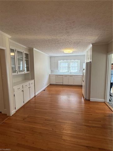 1362 Us 158 US Highway 158, Reidsville, NC 27320
