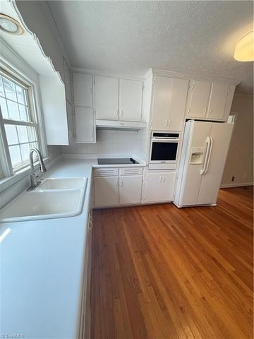 1362 Us 158 US Highway 158, Reidsville, NC 27320