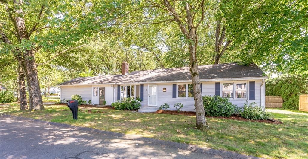 70 Ferncroft St, Longmeadow, MA 01106