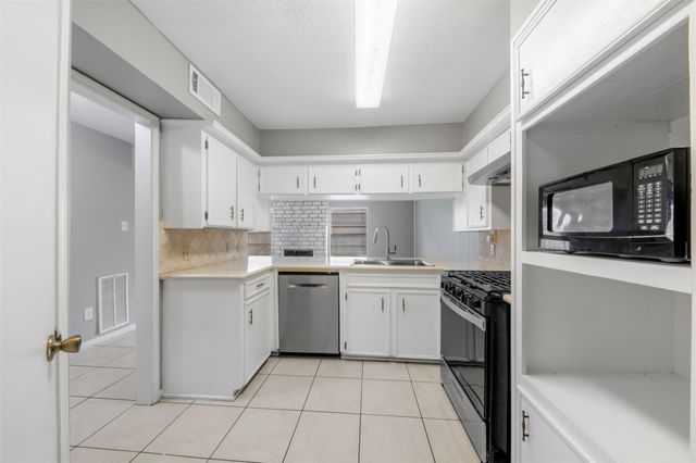 11610 S Kirkwood Road, Houston, TX 77477