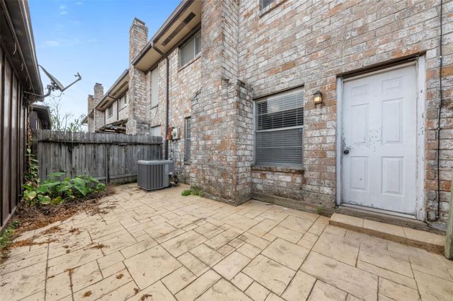 11610 S Kirkwood Road, Houston, TX 77477