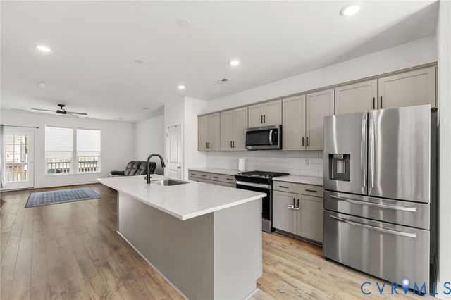 13756 Village View Dr, Midlothian, VA 23114