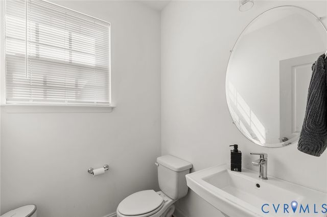 13756 Village View Dr, Midlothian, VA 23114