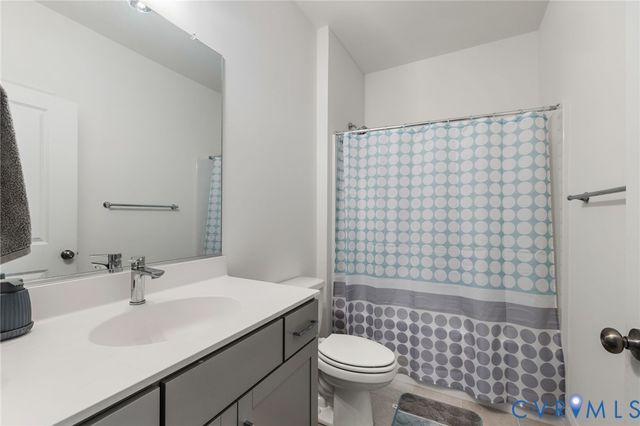 13756 Village View Dr, Midlothian, VA 23114