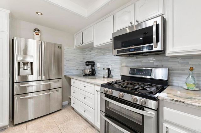 1544 Knob Hill Road, San Marcos, CA 92069