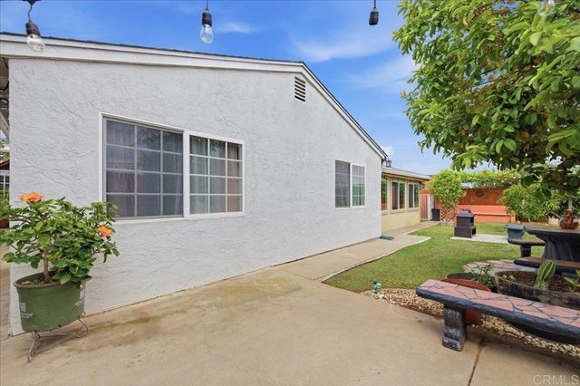 1544 Knob Hill Road, San Marcos, CA 92069