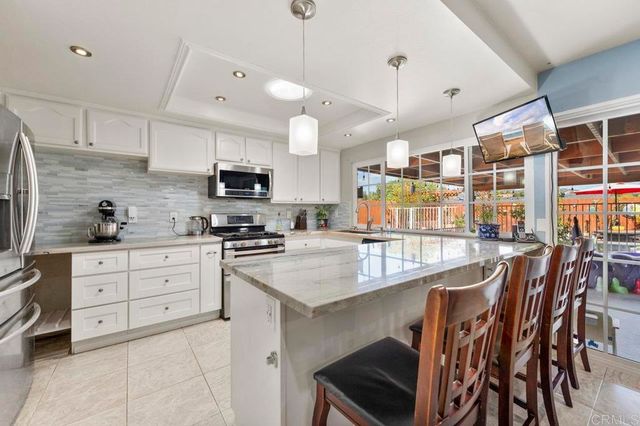 1544 Knob Hill Road, San Marcos, CA 92069