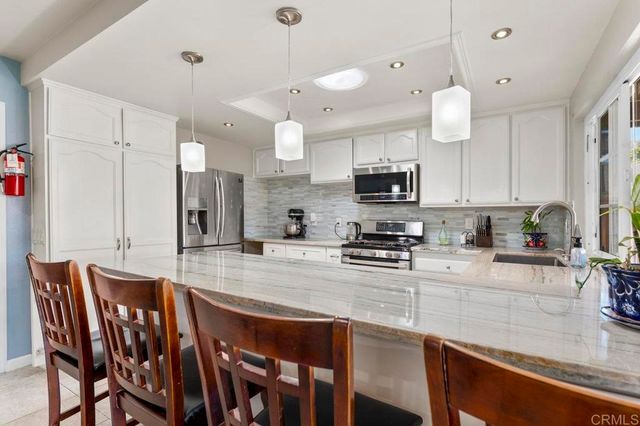 1544 Knob Hill Road, San Marcos, CA 92069