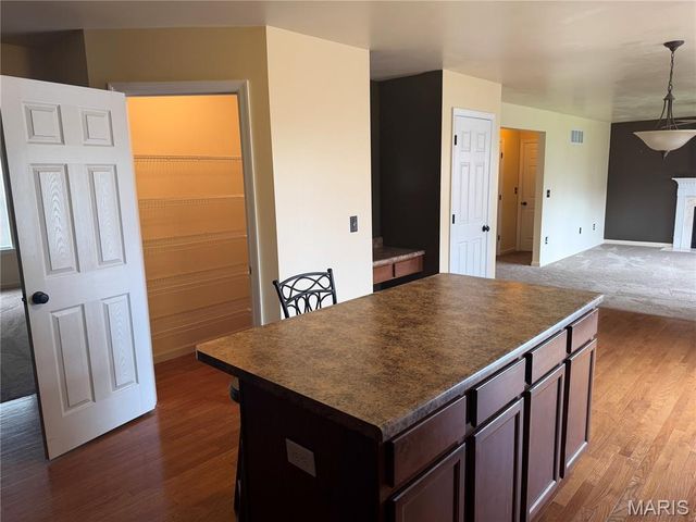 6912 Arbor Cove Drive, Fairview Heights, IL 62208