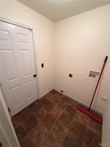 6912 Arbor Cove Drive, Fairview Heights, IL 62208