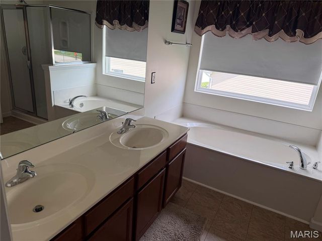 6912 Arbor Cove Drive, Fairview Heights, IL 62208