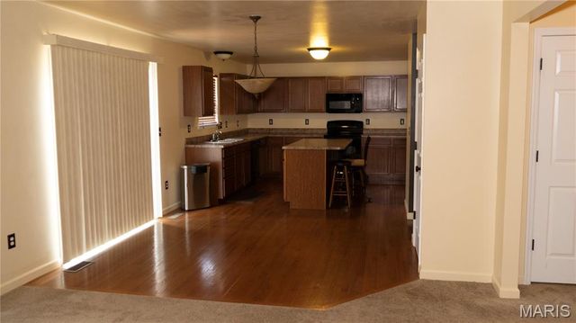 6912 Arbor Cove Drive, Fairview Heights, IL 62208