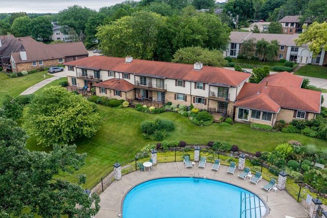 48 Golf Course Road, Madison, WI 53704