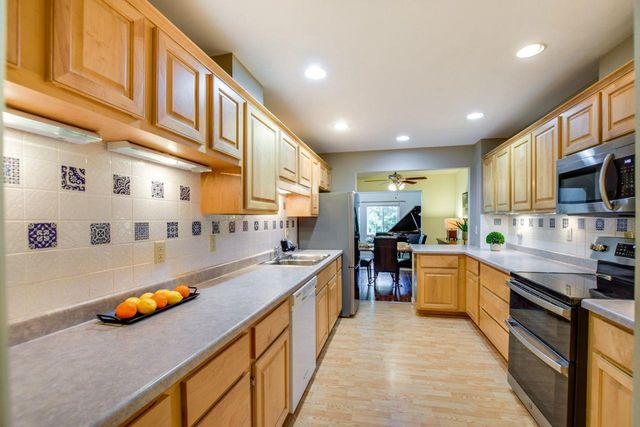48 Golf Course Road, Madison, WI 53704