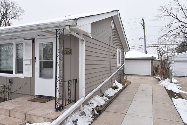 8705 45th Street, Lyons, IL 60534