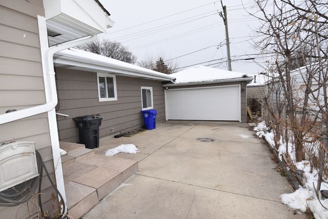 8705 45th Street, Lyons, IL 60534