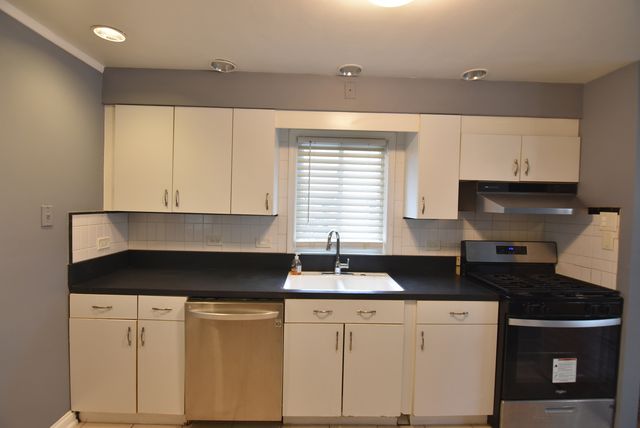 8705 45th Street, Lyons, IL 60534