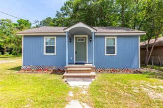 410 M L King Drive, Woodville, TX 75979