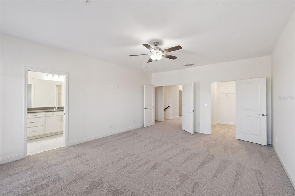 Image 11 of property listing at 14235 KELLOGG AVENUE, Orlando, FL 32827