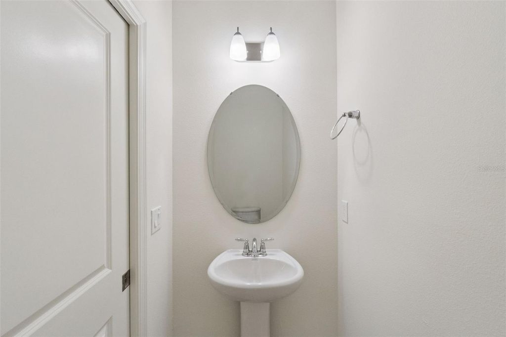 Image 8 of property listing at 14235 KELLOGG AVENUE, Orlando, FL 32827