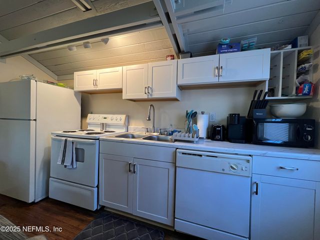 2745 DOWNING Street A, Jacksonville, FL 32205