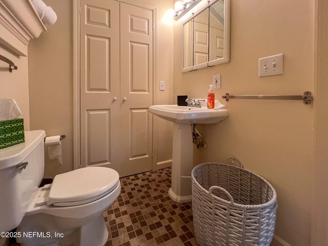2745 DOWNING Street A, Jacksonville, FL 32205