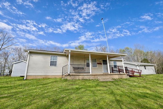 950 Sewell Branch Rd, Clifton, TN 38425