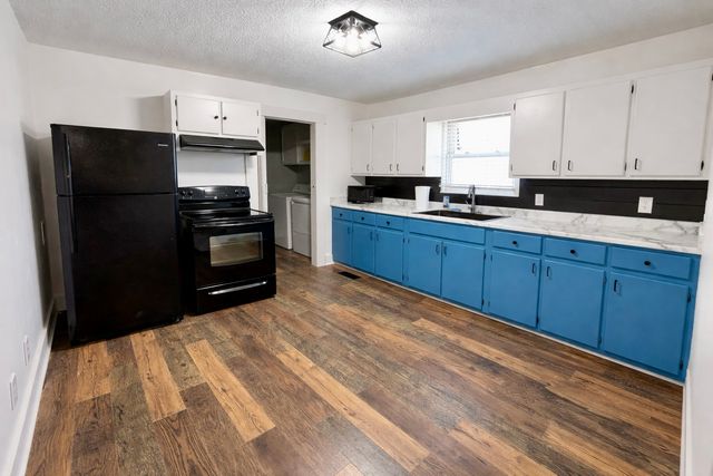 950 Sewell Branch Rd, Clifton, TN 38425