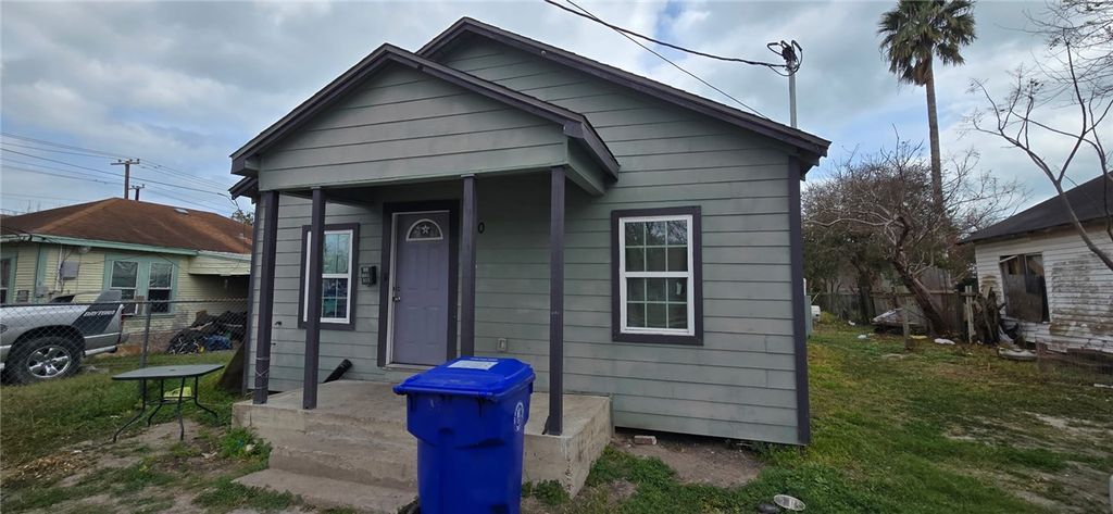 810 11th St, Corpus Christi, TX 78404