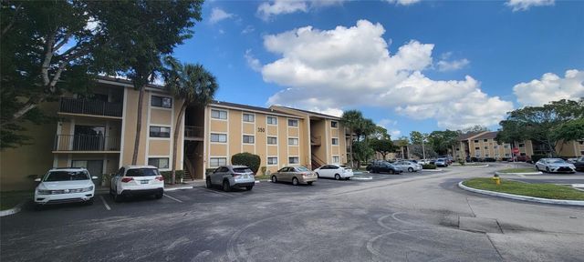 350 Palm Circle 104, Pembroke Pines, FL 33025