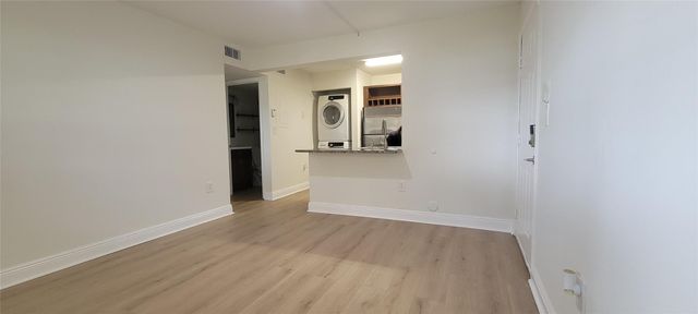 350 Palm Circle 104, Pembroke Pines, FL 33025