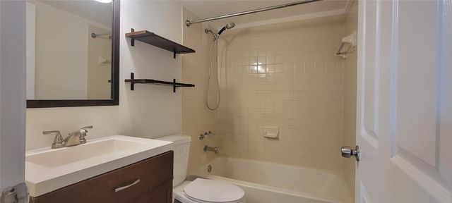 350 Palm Circle 104, Pembroke Pines, FL 33025