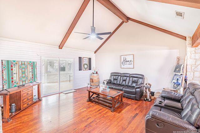 461 FM 3432, La Vernia, TX 78121